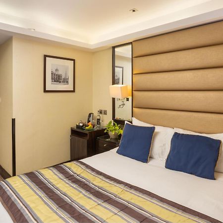 Park Grand Mayfair Londen Buitenkant foto A room at the hotel
