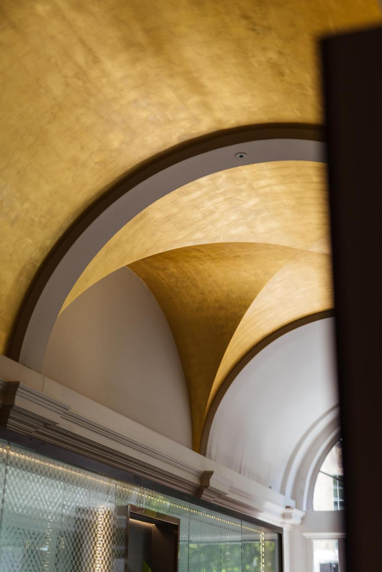 Park Grand Mayfair Londen Buitenkant foto Gold leafing on a ceiling