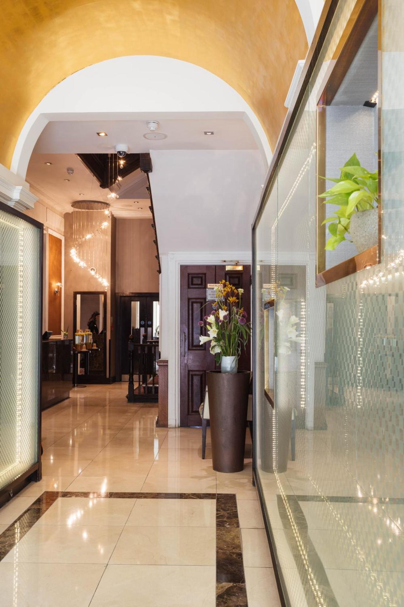 Park Grand Mayfair Londen Buitenkant foto Interior of the hotel
