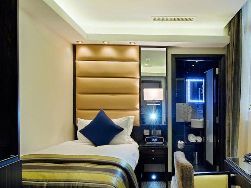 Park Grand Mayfair Londen Buitenkant foto A room at the hotel