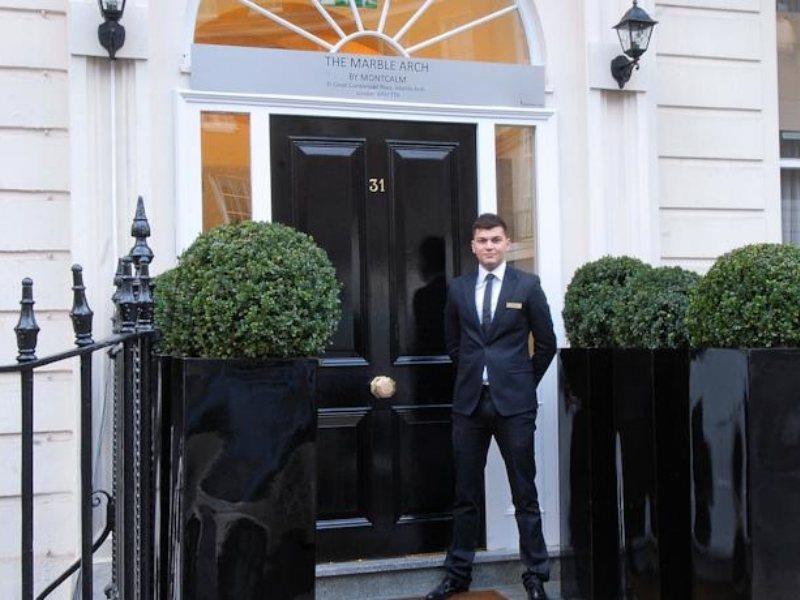 Park Grand Mayfair Londen Buitenkant foto The entrance to The Wallace Collection