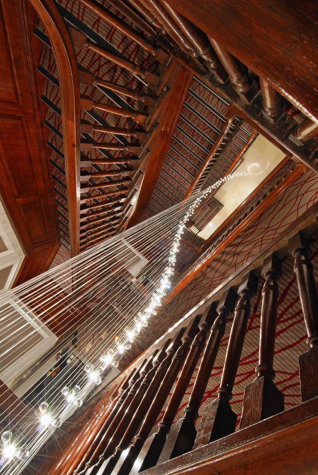 Park Grand Mayfair Londen Buitenkant foto The staircase